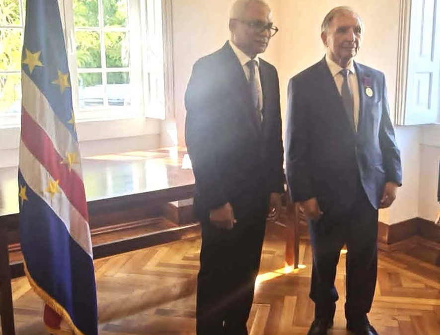 Condecoração pelo Presidente da República de Cabo Verde